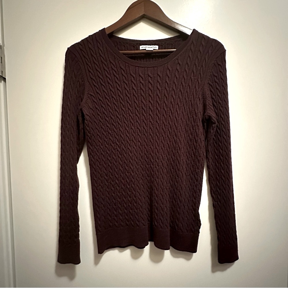 Cable Knit Crew Neck Sweater in Burgundy